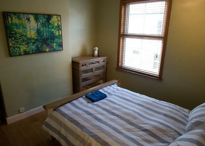 別荘 Falconer Street